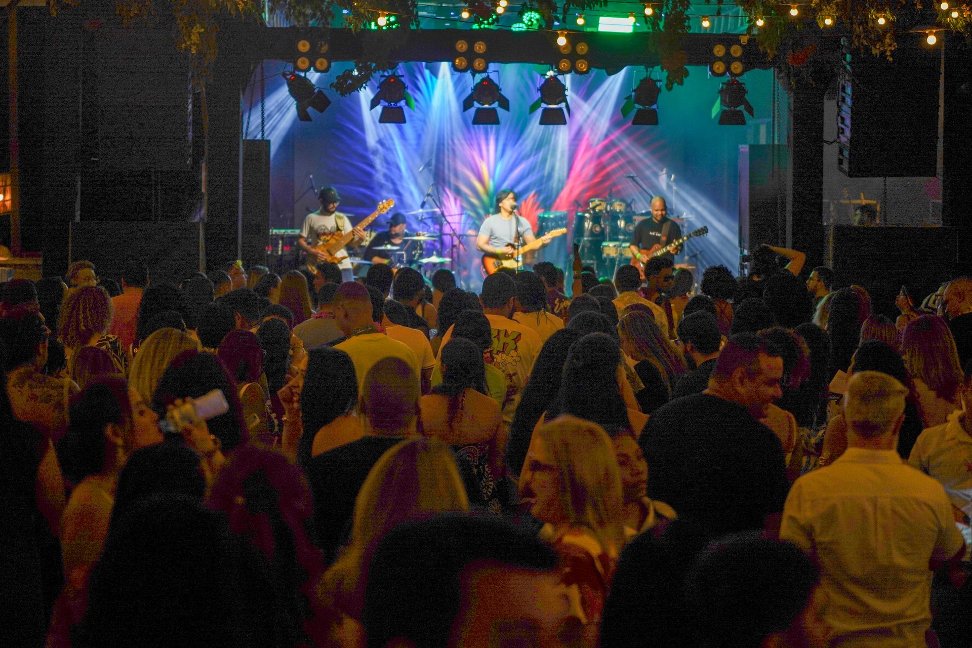 Luau Amazon Beach 2025
